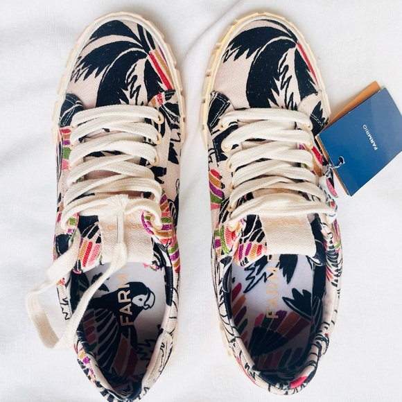 🎉HP🎉FARM Rio bird’s tropical women’s sneakers NWT 8.5 - Picture 2 of 7